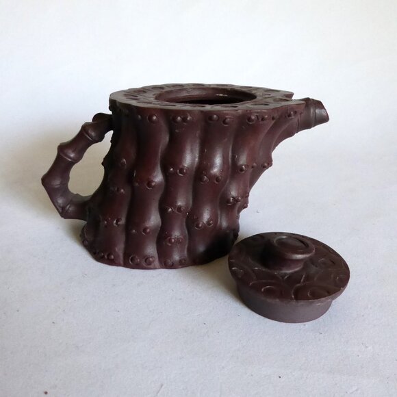 VINTAGE NEW TRADITIONAL CHINESE YIXING LIDDED BAMBOO HANDMADE PURPLE CLAY TEAPOT - Picture 10 of 11
